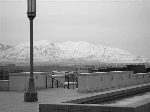 mountain-view-from-conference-centre-roof.-slcut-bw
