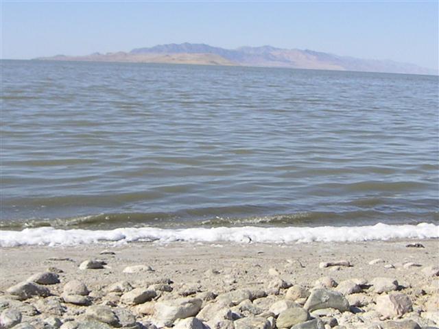 salt-piles-on-shoreline-of-great-salkt-lake-2