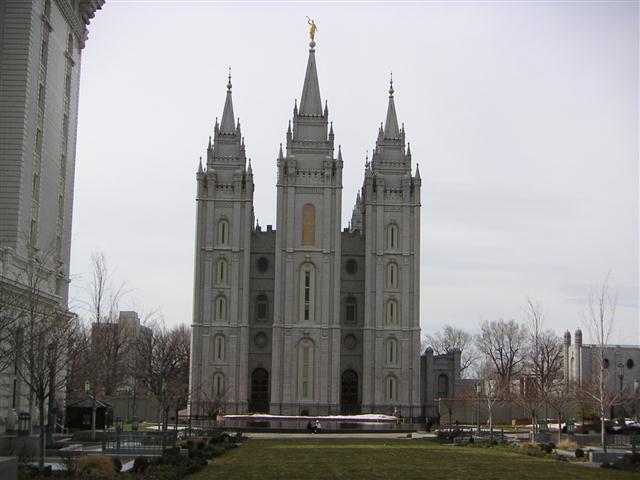 slcut-temple-with-reflection-pool