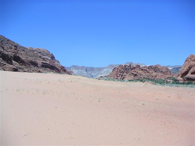 sand-dunes-in-snow-canyon